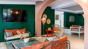 Sirocco Hotel