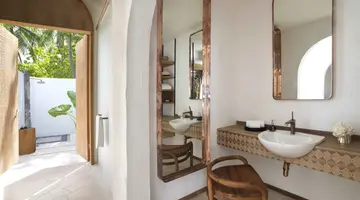 SIRRU FEN FUSHI – PRIVATE LAGOON RESORT