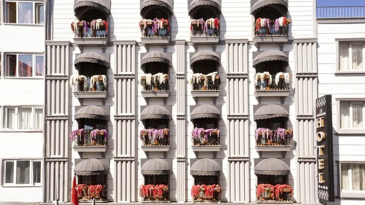 Skalion Hotel