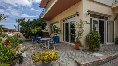 Skentos Hotel
