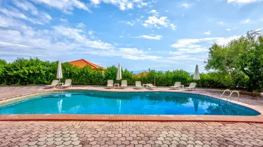 Skentos Hotel