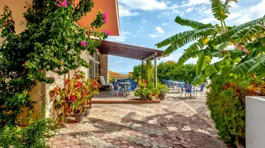 Skentos Hotel