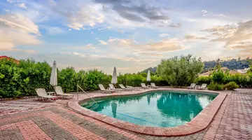 Skentos Hotel