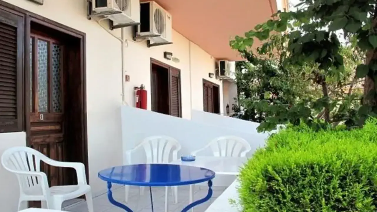 Skentos Hotel