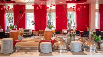 SLEEP WITH ME HOTEL - Design Hotel at Patong