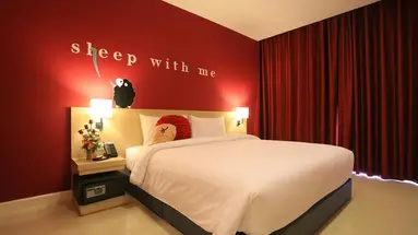 SLEEP WITH ME HOTEL - Design Hotel at Patong