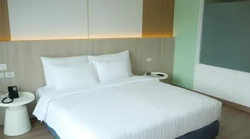 SLEEP WITH ME HOTEL - Design Hotel at Patong