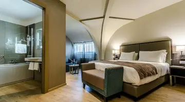 Smart Hotel Holiday