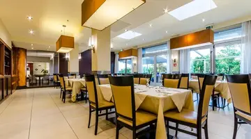 Smart Hotel Holiday