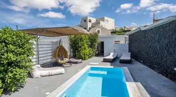 SMY SANTORINI SUITES & VILLAS