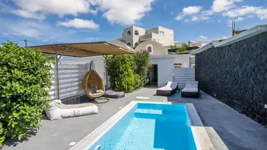SMY SANTORINI SUITES & VILLAS