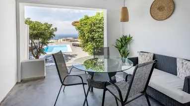 SMY SANTORINI SUITES & VILLAS