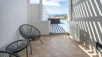 SMY SANTORINI SUITES & VILLAS