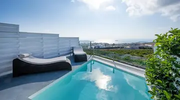 SMY SANTORINI SUITES & VILLAS