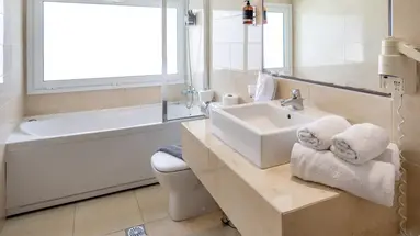 SMY SANTORINI SUITES & VILLAS