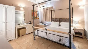 SMY SANTORINI SUITES & VILLAS