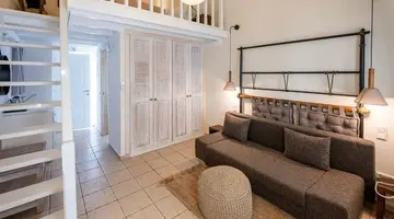 SMY SANTORINI SUITES & VILLAS