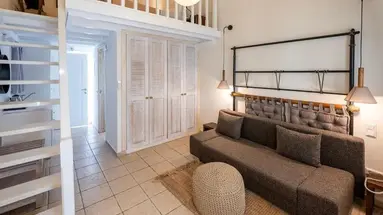 SMY SANTORINI SUITES & VILLAS