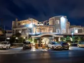 SMY SANTORINI SUITES & VILLAS