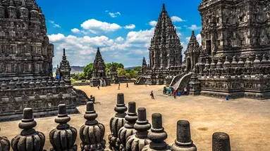 Śnij na Jawie, tańcz na Bali