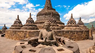 Śnij na Jawie, tańcz na Bali