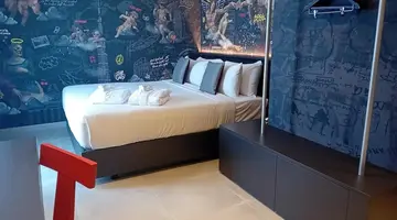 So City Hotel