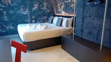 So City Hotel
