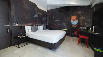 So City Hotel