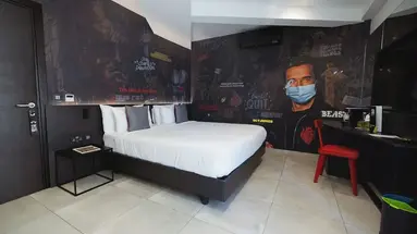 So City Hotel
