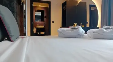 So City Hotel