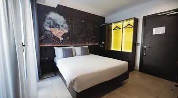 So City Hotel