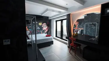 So City Hotel