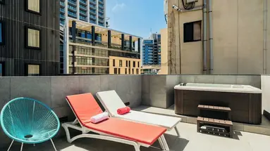 So City Hotel