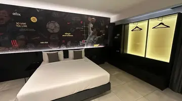 So City Hotel