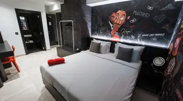 So City Hotel