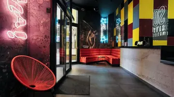So City Hotel