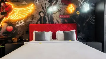 So City Hotel