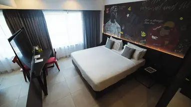 So City Hotel