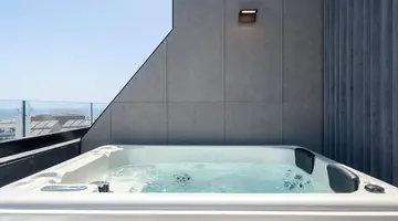 So City Hotel