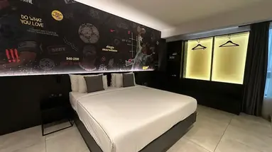 So City Hotel