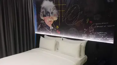 So City Hotel