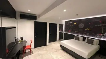 So City Hotel