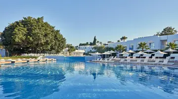 SO NICE CLUB RESORT