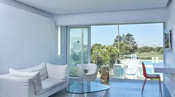 So White Club Resort