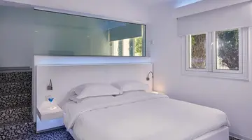 So White Club Resort