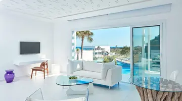 So White Club Resort