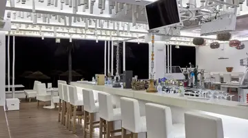 So White Club Resort