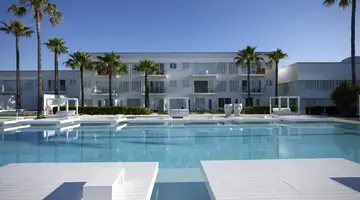 So White Club Resort