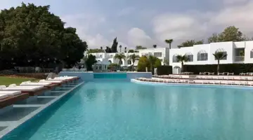 So White Club Resort