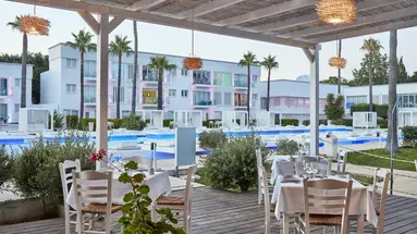 So White Club Resort